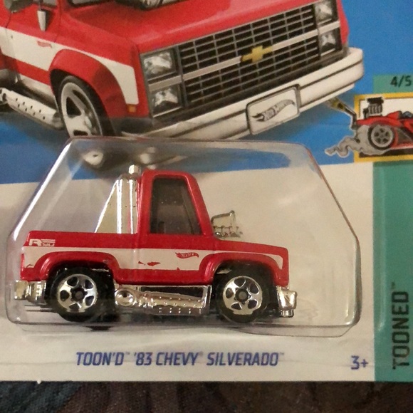 🛍️5/$20🛍️BNIB Mattel Hotwheels ‘83 Chevy Silverado. - Picture 2 of 3